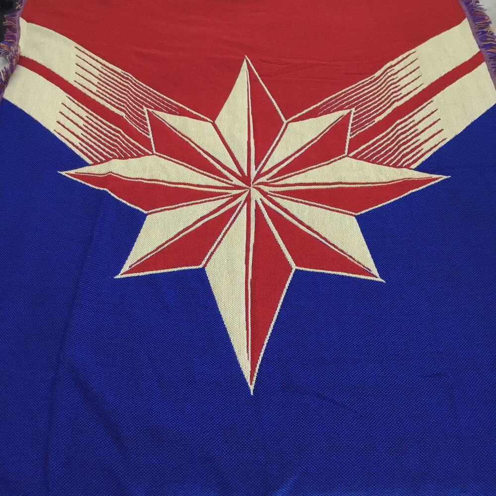 Captain Marvel Protector of The Skies Woven Tapestry Throw Blanket 48" x 60"